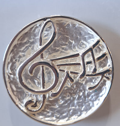 Music note magnetic brooch